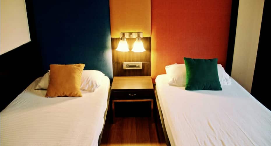 Twin Bed AC Private Room with Ensuite Bathroom at Stops Delhi, New Delhi 1